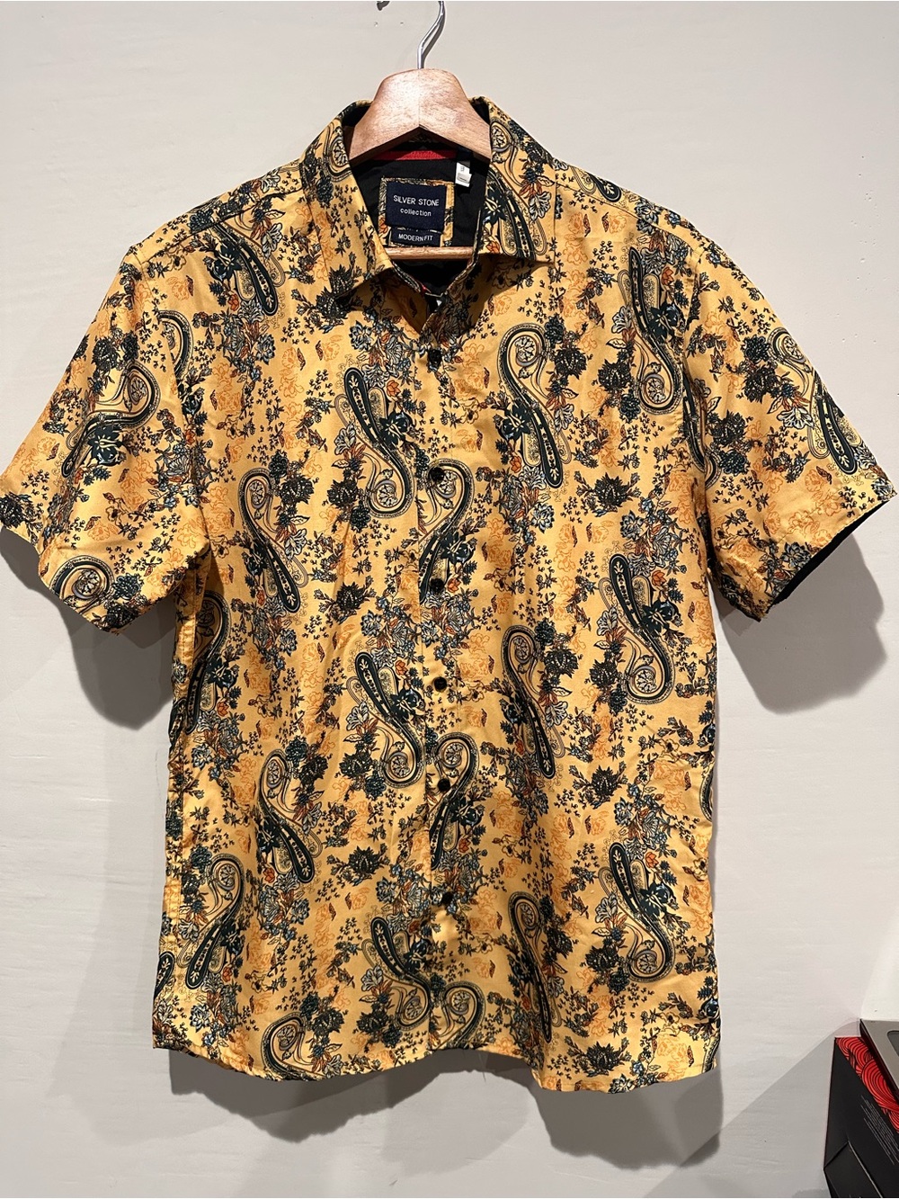 Men’s Yellow Paisley Short-Sleeve Shirt